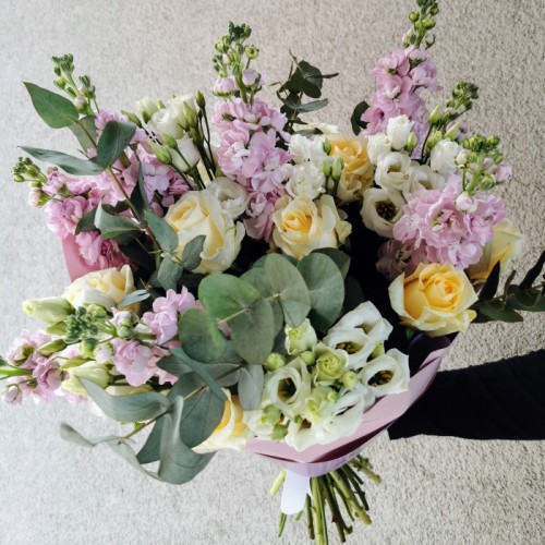 Eustoma & Matthiola bouquet MADEIRA