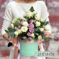 Eukaliptus and rose bloom box June