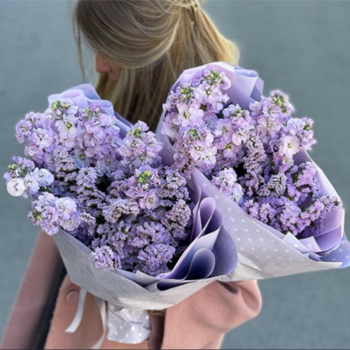 Lilac Matthiola bouquet with limonium