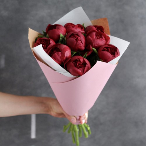 9 Red Peonies