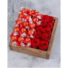 Rose and Lindt Love Crate (Standard)