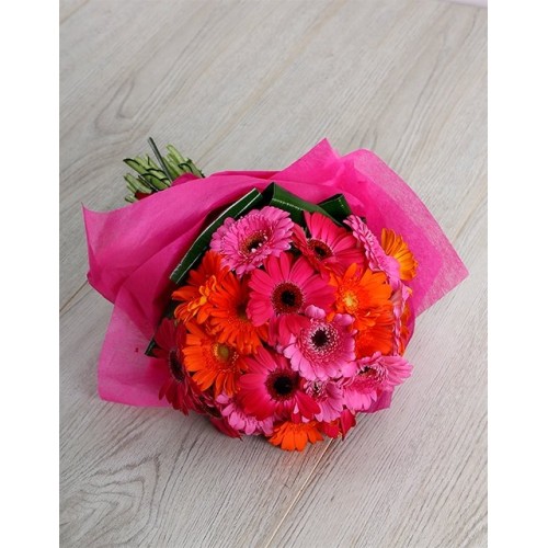 Ravishing Gerbera And Aspidistra Bouquet (Standard)