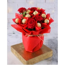 Red Rose Bush And Ferrero Rocher Treats (Large)