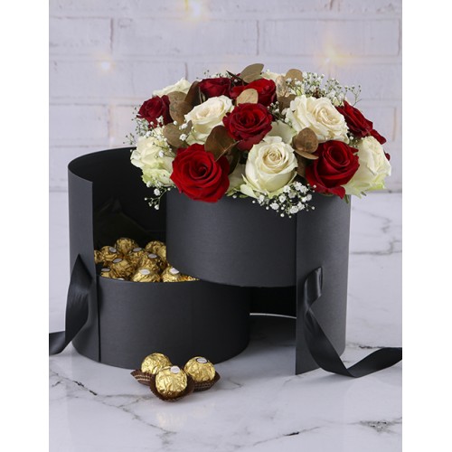 Elegant Red And White Rose Box