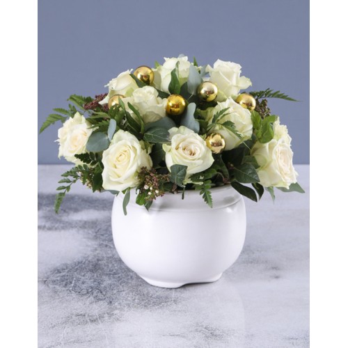 Grand Gold And White Rose Arrangement