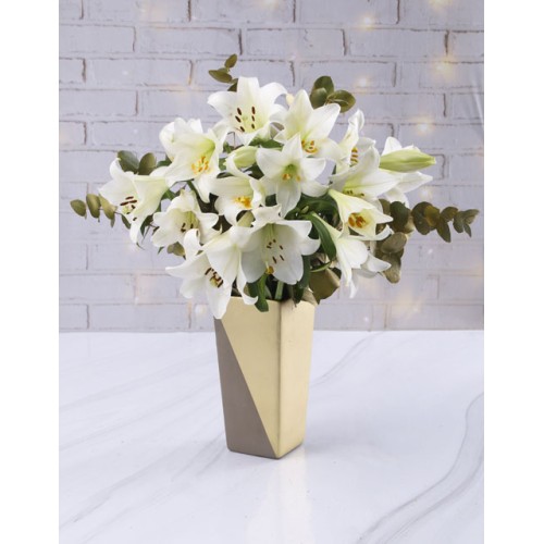 Liliaceous Snowflake Arrangement
