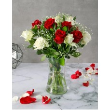 Elegant Lovers Rose Arrangement (12 Roses)