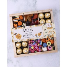 Personalised Floral Bee Mom Sweet Tray (4PC)
