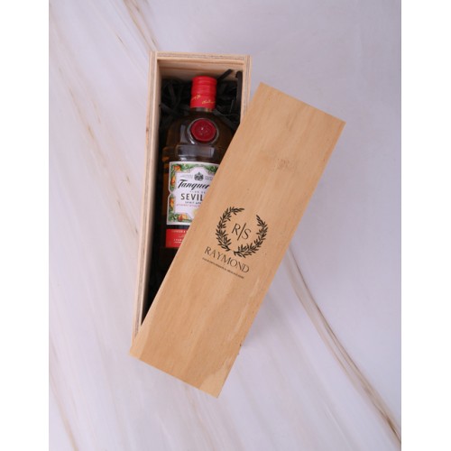 Personalised Wreath Engraved Sprits Crate (Tanqueray)