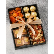 Delightful And Daring Snack Tray (9pc)