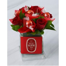 Classic Rosey Love Vase