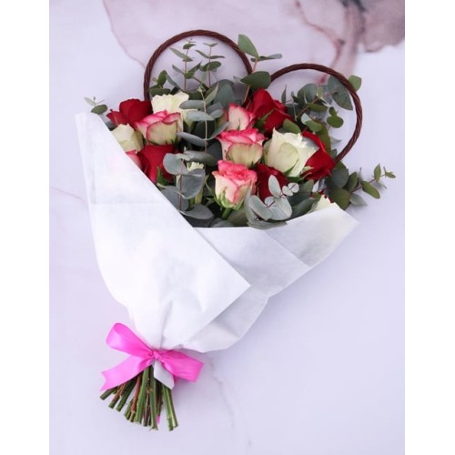 Elegant Rose Bouquet With Wicker Heart