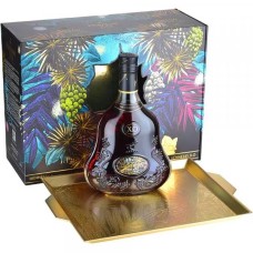 Hennessy XO Cognac 70cl & Service Tray Limited Edition by Julien Colombier