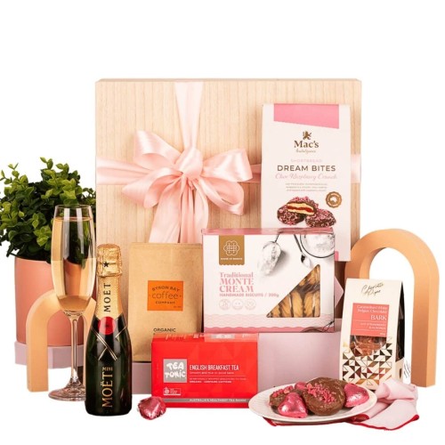 Afternoon Tea & Moet Gift