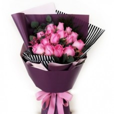 18 pcs. Fresh Pink Roses in Bouquet
