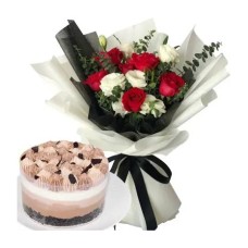 6 Red, 6 White Roses Bouquet with Mini Chocolates Mousse Cake