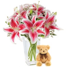 Special Occasion (8 Lily Stems + Teddy Bearus)