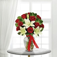 Impact (6 Roses + 1 Liles stem)