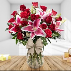 Love Forever (8 Roses + 1 Lilies stem)