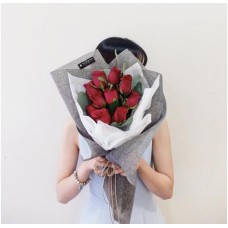 Flickering Hug Red Roses (Penang Delivery Only)
