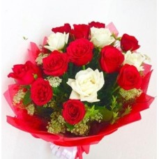 Valentine 12 Red & white Roses