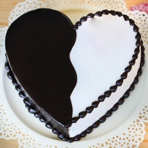 Heart Chocolicious Vanilla Cake (Heart Chocolicious Vanilla Cake 1 Kg)