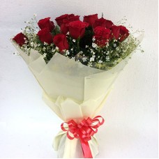 Valentine 12 Graceful Red Roses Bunch