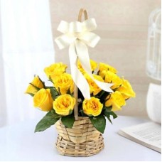Yellow Roses Basket (18 Roses)