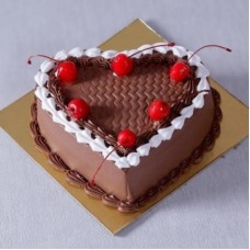 Fresh Heart Shape Chocolate Cake (1/2 Kg Cake)