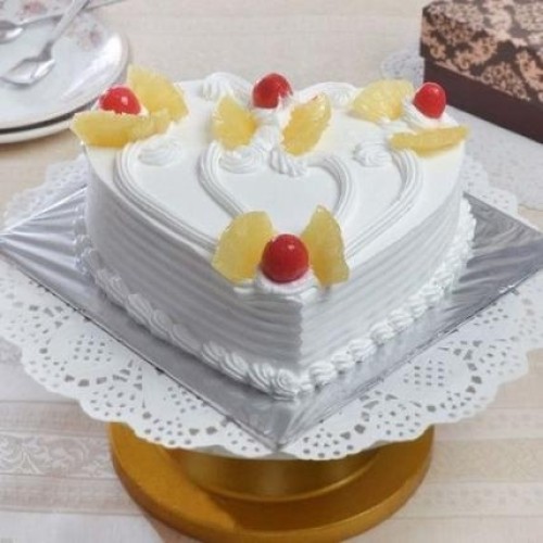Heart Shape Pineapple Cream Cake (1/2 Kg Cake)