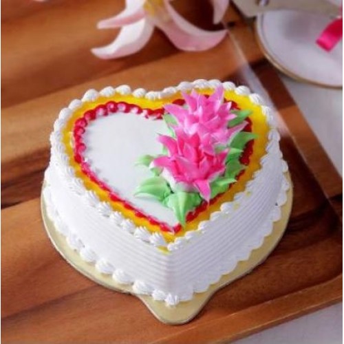 Heart Shape Vanilla Cream Cake (1/2 Kg Cake)
