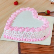Fresh Heart Shape Strawberry Cake (1/2 Kg Cake)