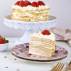 Strawberry Cream Crepe Cake (Medium)