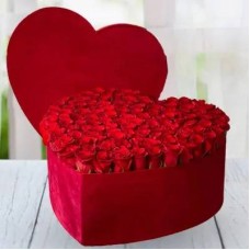 Red Roses In Heart Shape (Classic)