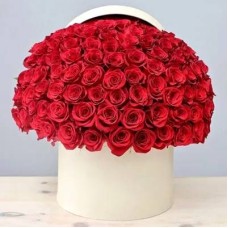 Red Roses In Round Box (Classic)