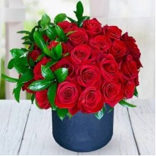 30 Roses In Box (Classic)