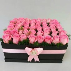 Pink Roses In Box (Classic)