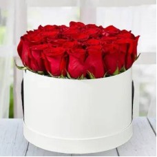 Red Roses In White Box (Classic)