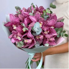 25 Orchid bouquet