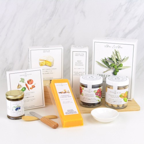 DIY Cheeseboarding Gift Box