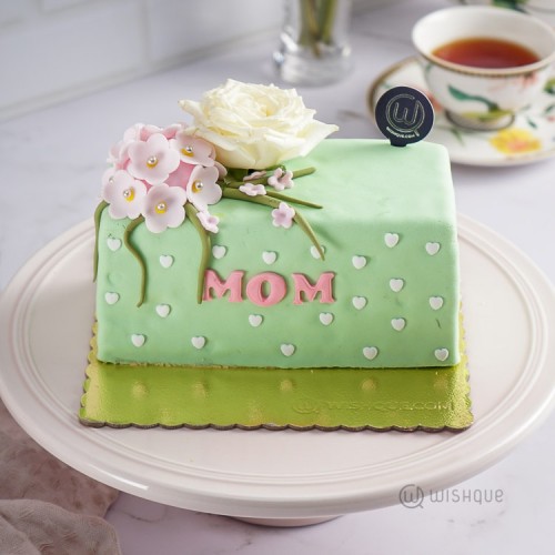 Gorgeous Mom Fresh Rose Ribbon Cake for Mom