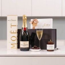 The Moet Relaxation Gift Box