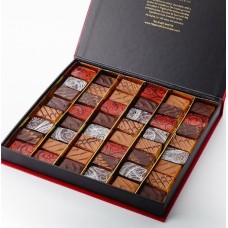 JUST PRALINES SELECTION