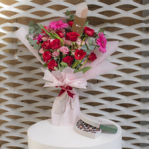 Love Day Hand Bouquet 2