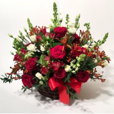 Flaming love: basket arrangement of red roses and other flowers (Basic)