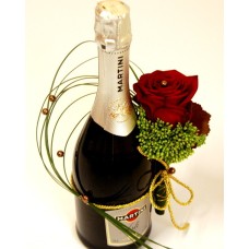 Sparkling wine with Martini Asti decoration