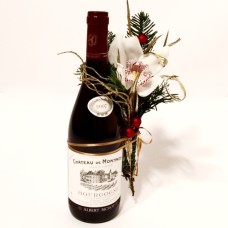 Decorated red wine