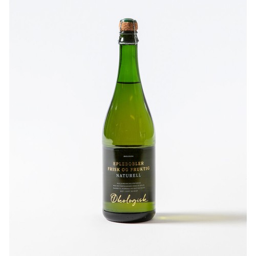 Apple drink with bubbles
