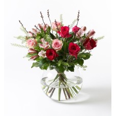 Rose bouquet in red and pink
