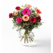 Gift bouquet in cherry and peach large (None selected)